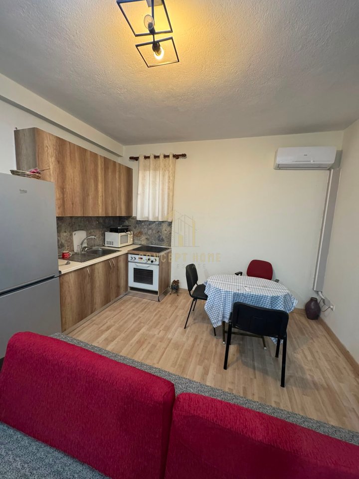 Jepet me qera Apartament 1+1 ne Selit/Cmimi: 45.000 leke / Muaj