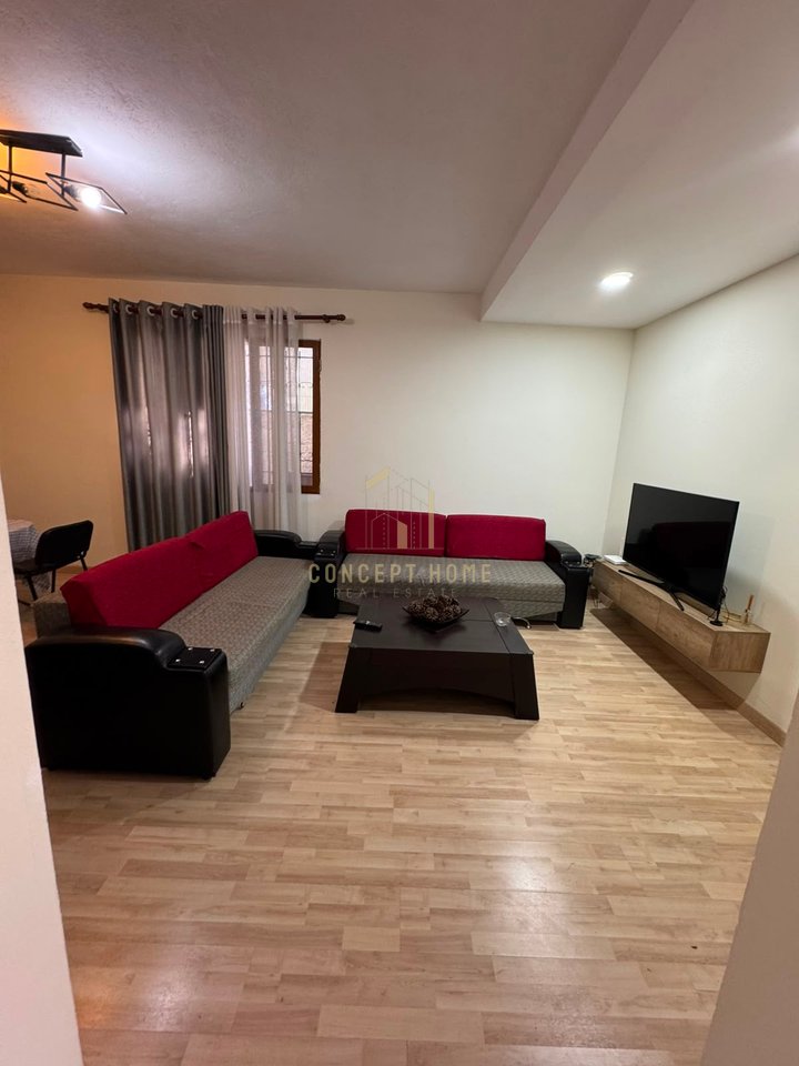 Jepet me qera Apartament 1+1 ne Selit/Cmimi: 45.000 leke / Muaj
