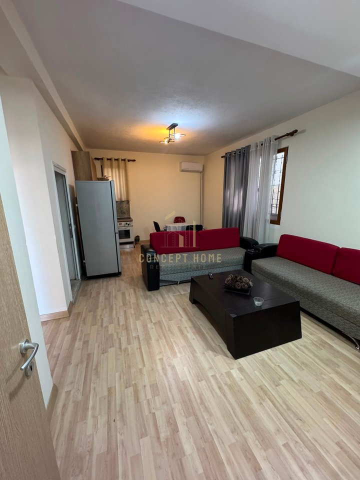 Jepet me qera Apartament 1+1 ne Selit/Cmimi: 45.000 leke / Muaj