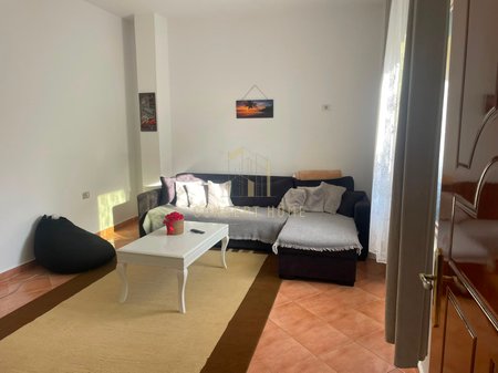 Jepet me qera apartament 1+1ne Bulevard te Ri