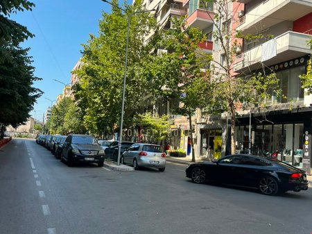 Negozio in vendita ad Astir