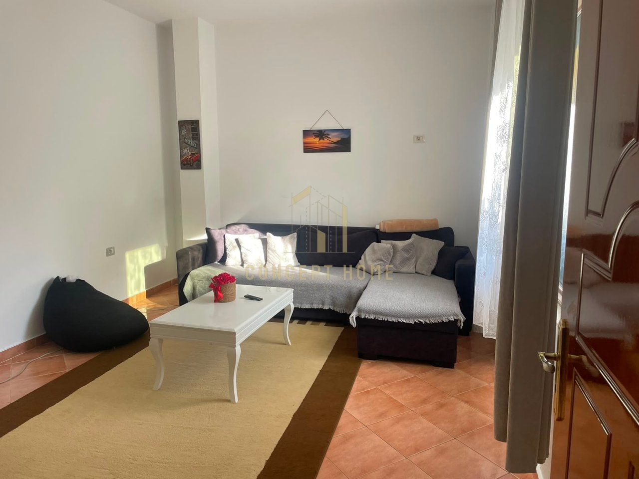 Jepet me qera apartament 1+1ne Bulevard te Ri