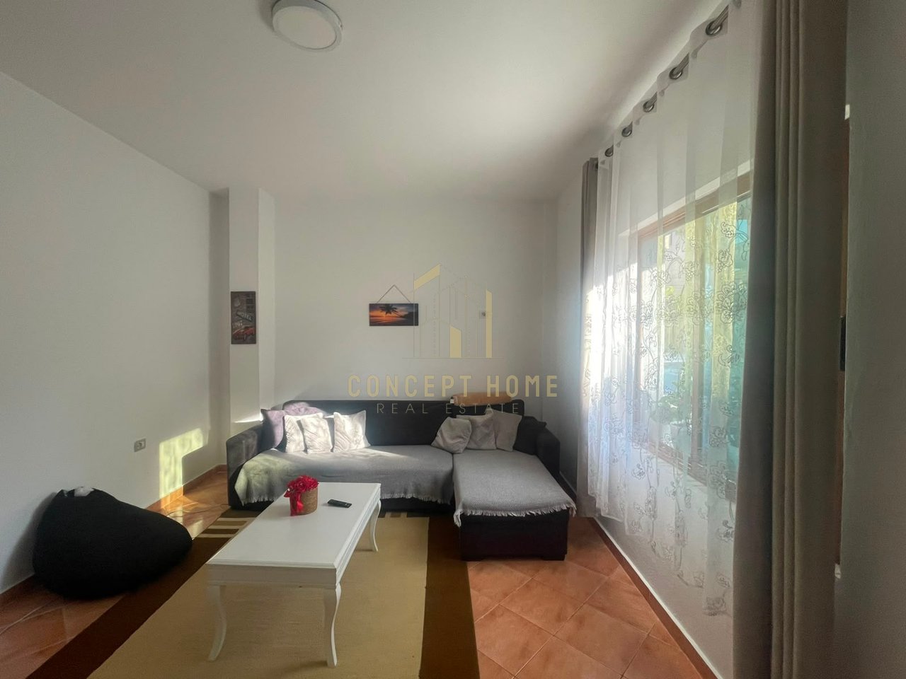 Jepet me qera apartament 1+1ne Bulevard te Ri