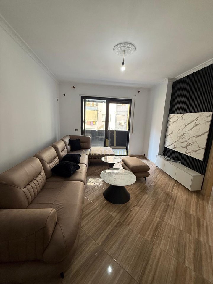 Jepet me qera apartament 2+1 ne Astir