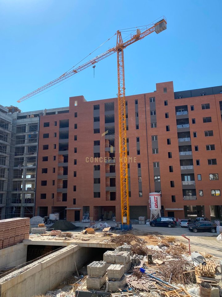 Shitet apartament 2+1+2 ne Kamez + 2 Poste Parkimi