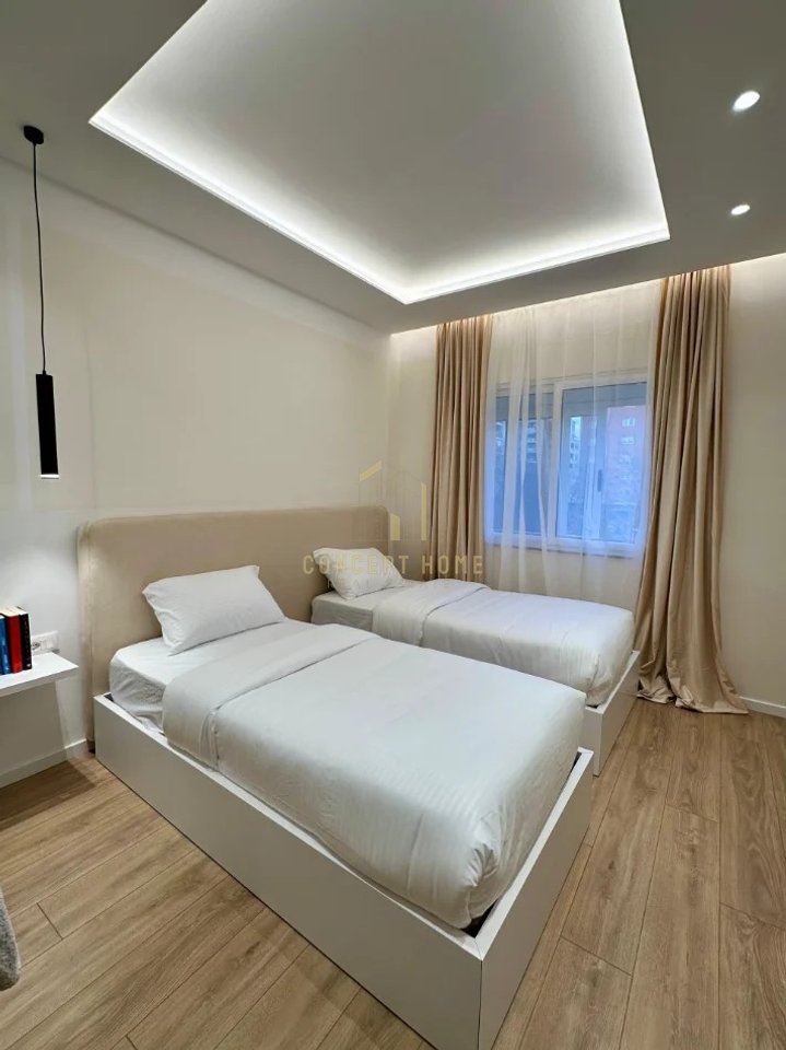 Appartamento 2+1+balcone in affitto al Viale Bajram Curri