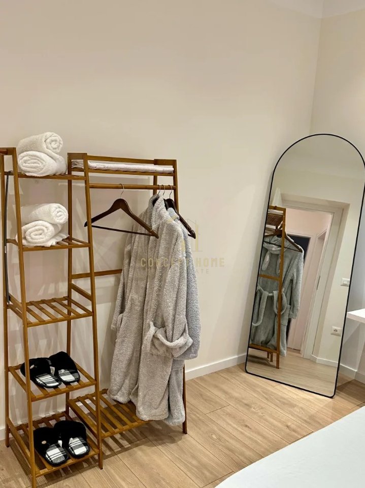 Appartamento 2+1+balcone in affitto al Viale Bajram Curri