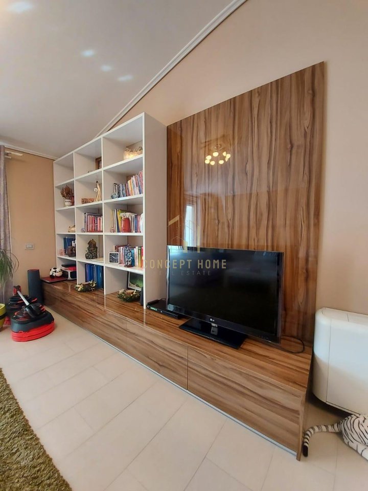 Jepet me qera penthouse ne Fresk
