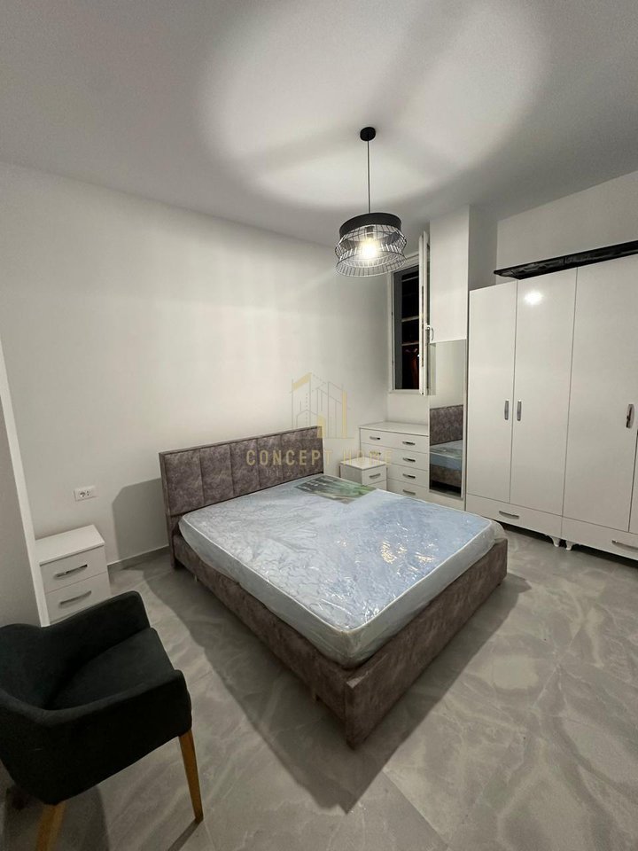 Jepet me qera apartament 1+1 tek 21 Dhjetori