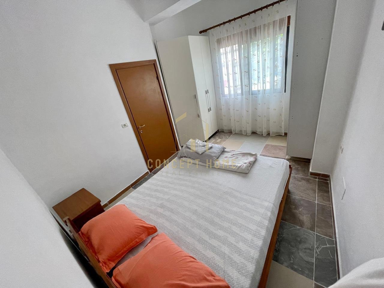 Jepet me qera shtepi private 2+1 ne rrugen 5 maji