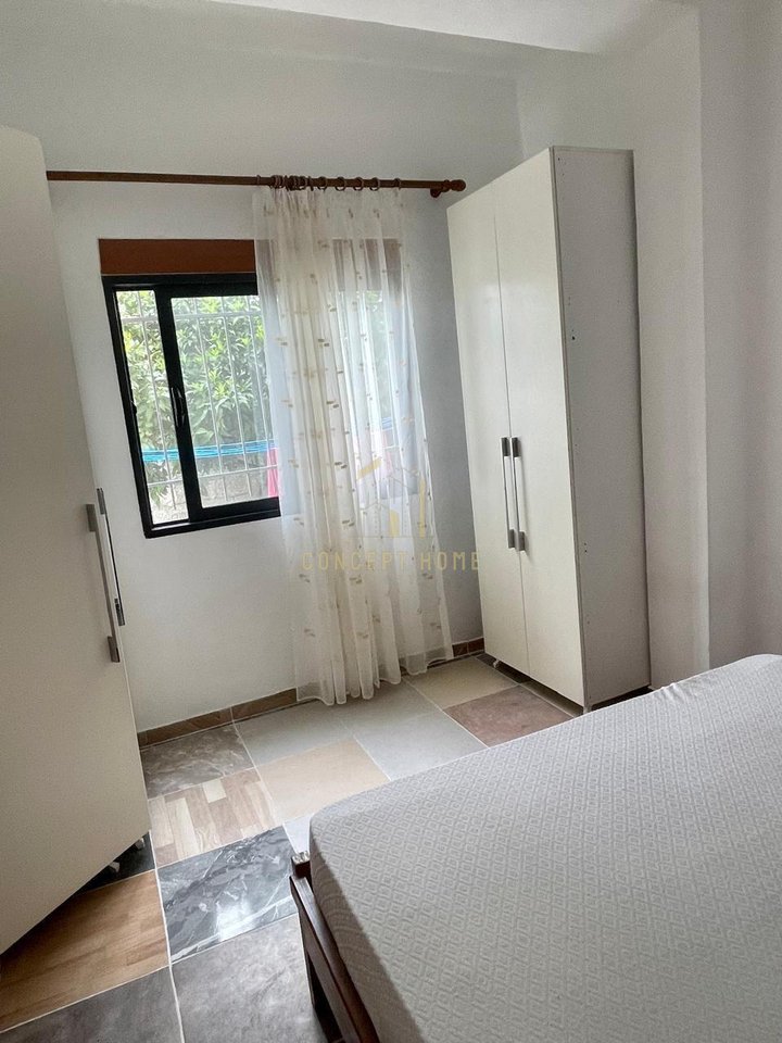 Jepet me qera shtepi private 2+1 ne rrugen 5 maji