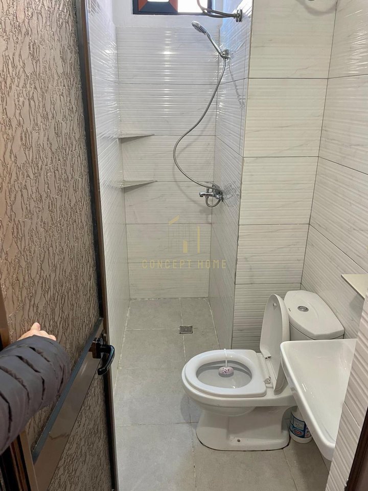Jepet me qera shtepi private 2+1 ne rrugen 5 maji