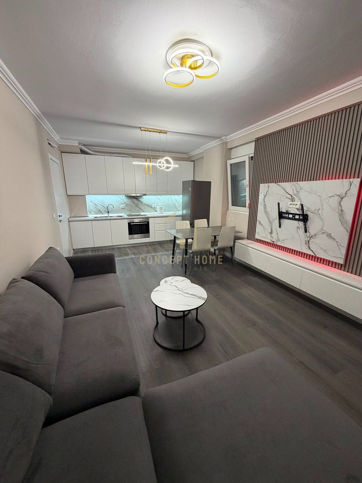 2+1 apartment for rent in Shkoze