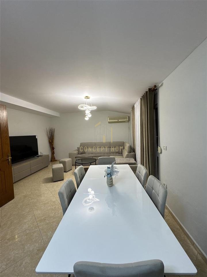 For rent in private building 2+1 at Kodra e Priftit