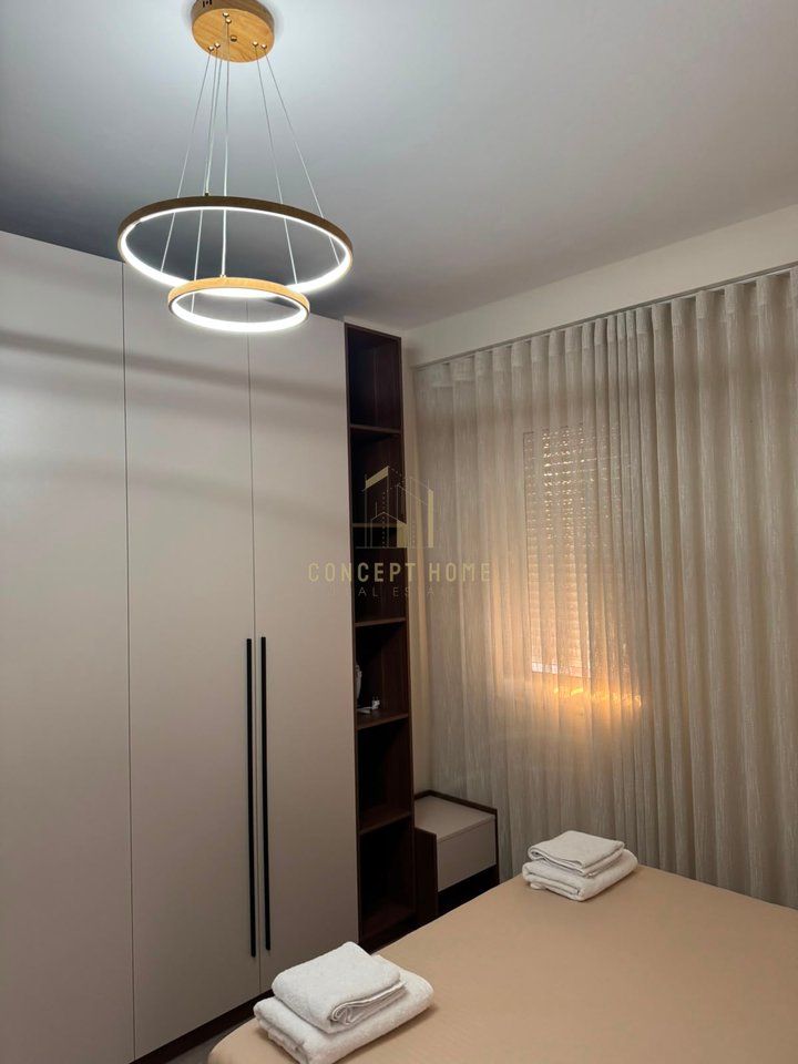 Jepet me qera apartament 1+1+ verande  ne Kamez