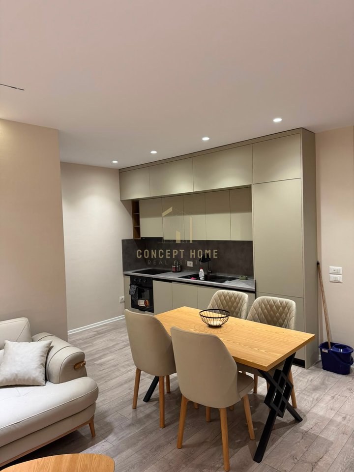Jepet me qera apartament 1+1+ verande  ne Kamez