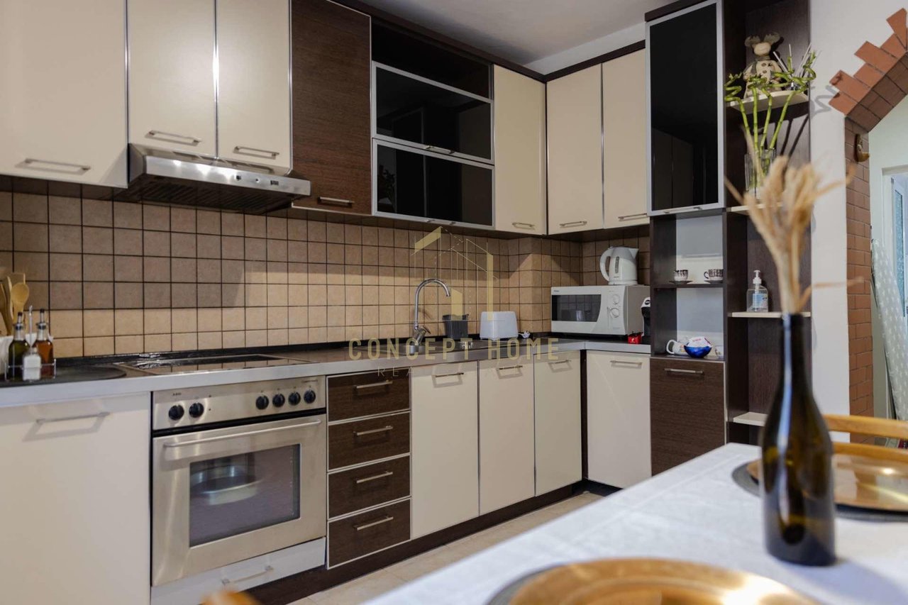 Jepet me qera Apartementi 1+1 Rruga durresit