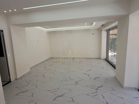 Jepet me qera ambient Biznesi Allias/700 euro