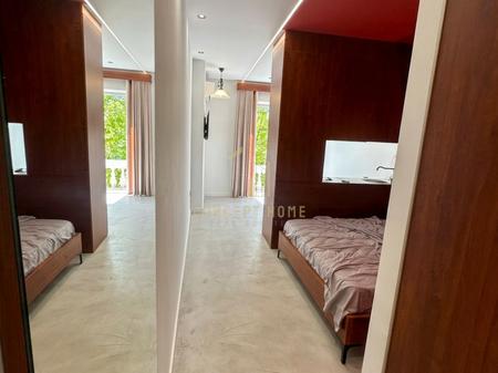 2 Studios for rent in the Center