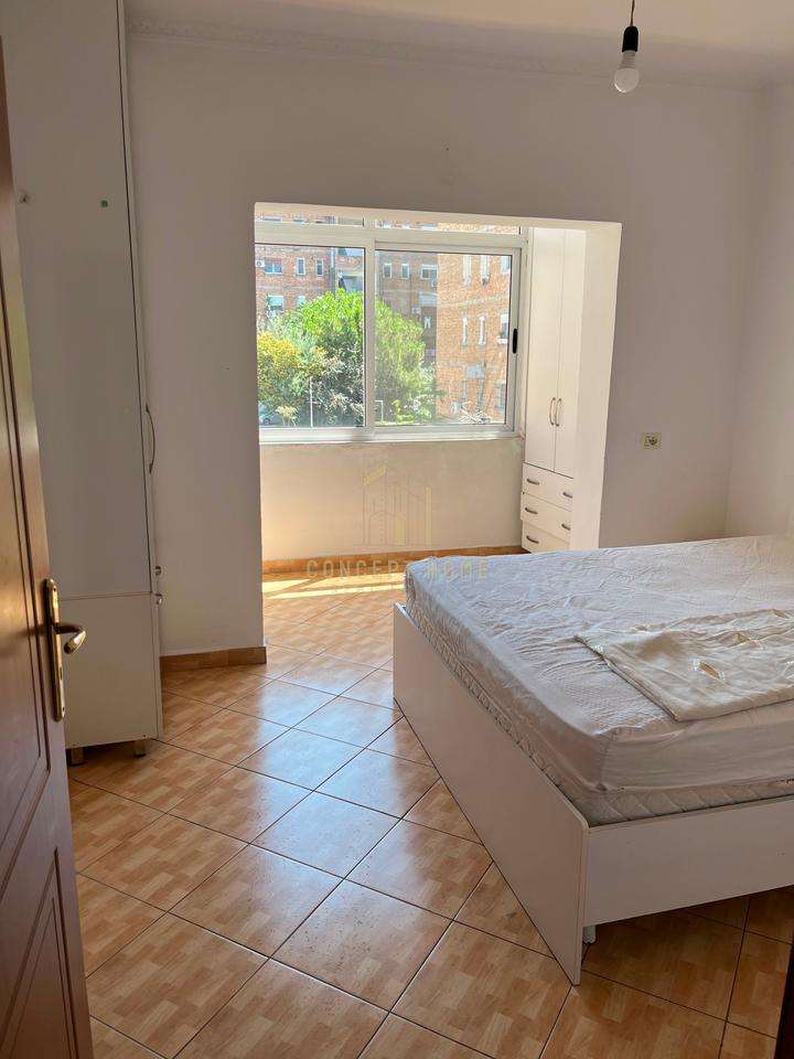 Jepet me qera apartament 1+1 ne Porcelan