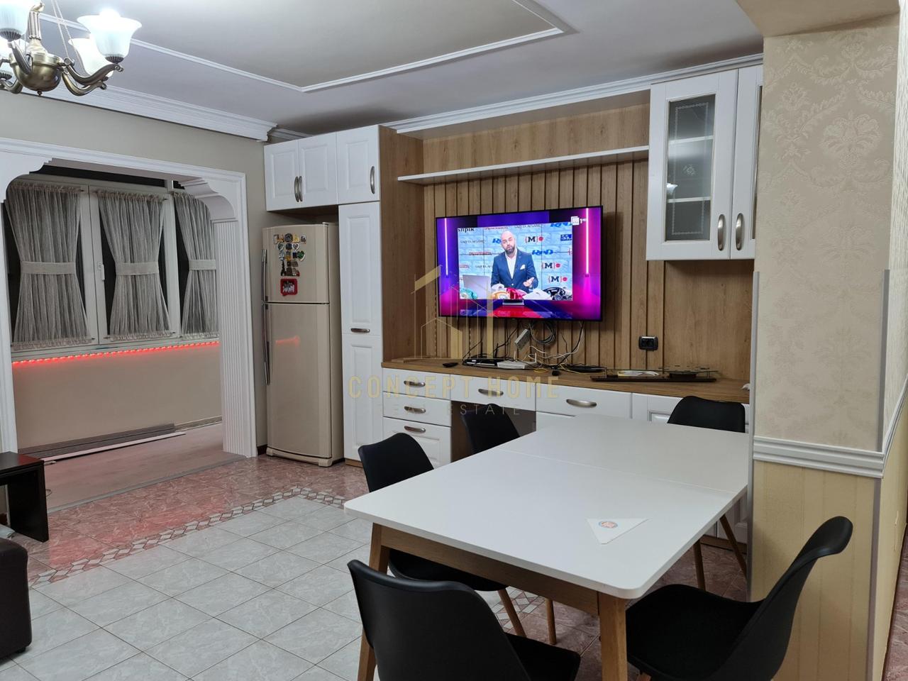Jepet me qera apartament 3+1 prane liqenit
