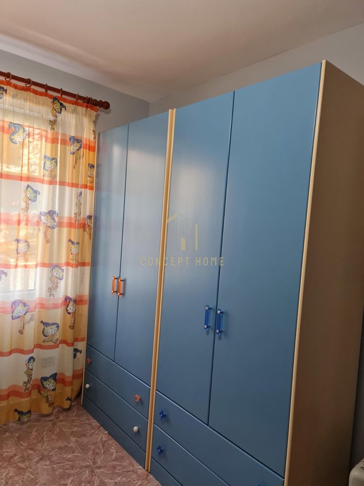 Jepet me qera apartament 3+1 prane liqenit