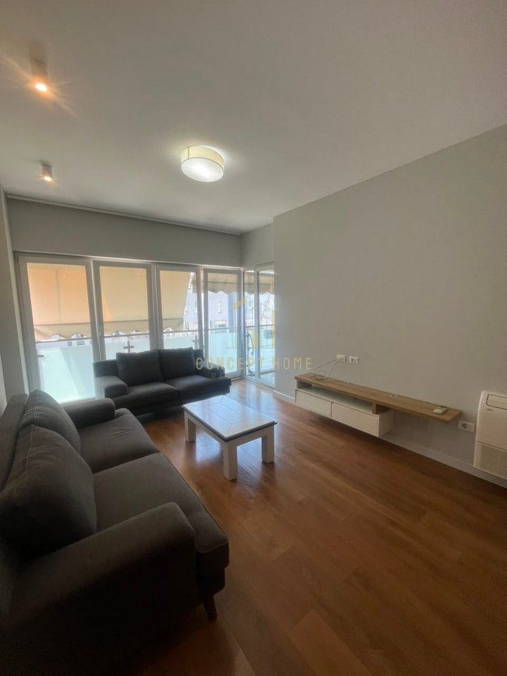 For rent 2+1+2 at Komuna e Parisit