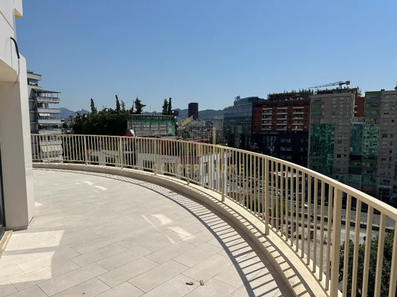 Apartament 4+1+2 Me Qira në Zogu i Zi, Tiranë - 2300€ | 224 m²