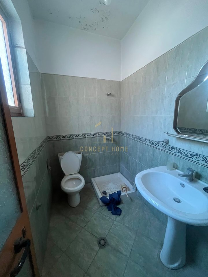 Shitet Ndertese ne Kombinat