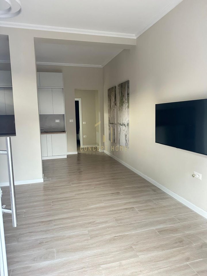 Affittasi appartamento 1+1 presso Kinostudio