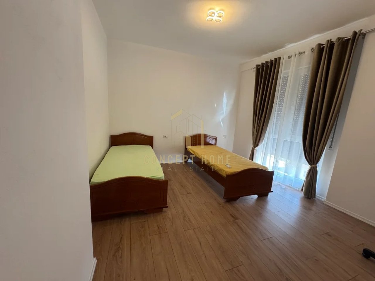 Jepet me qera apartament 2+1+post parkimi ne Paskuqan
