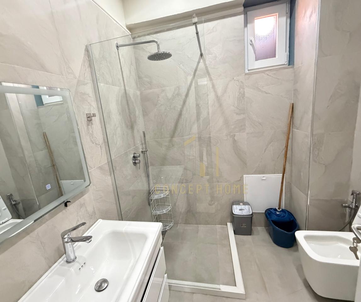 Jepet me qera apartament 1+1 prane Stacioni i Trenit