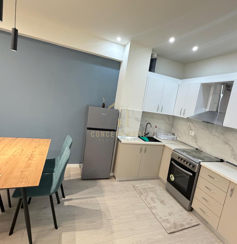 Jepet me qera apartament 1+1 prane Stacioni i Trenit