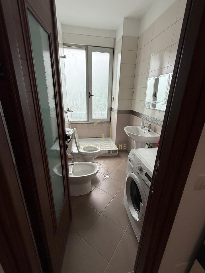 Jepet me qera apartament 1+1 ne Porcelan.