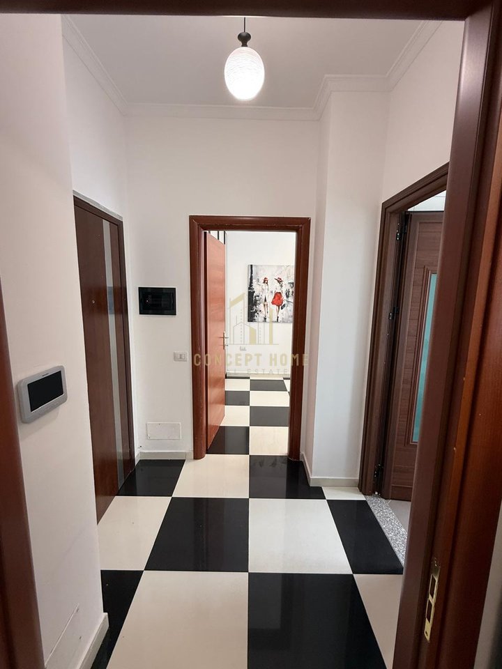 Jepet me qera apartament 1+1 ne Porcelan.