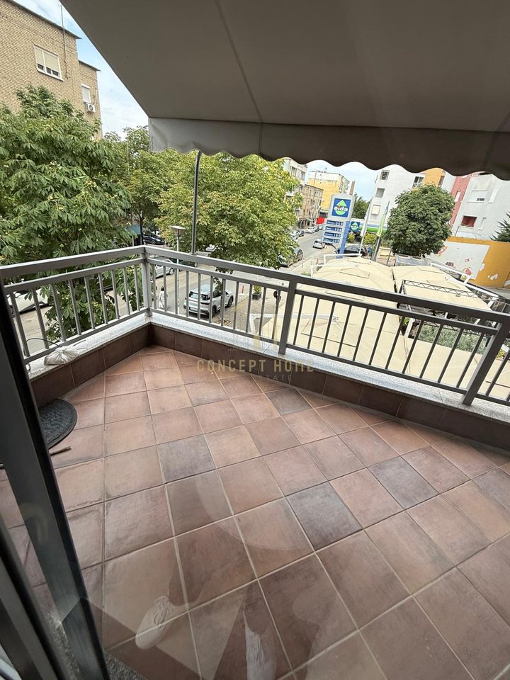 Jepet me qera apartament 1+1 ne Porcelan.