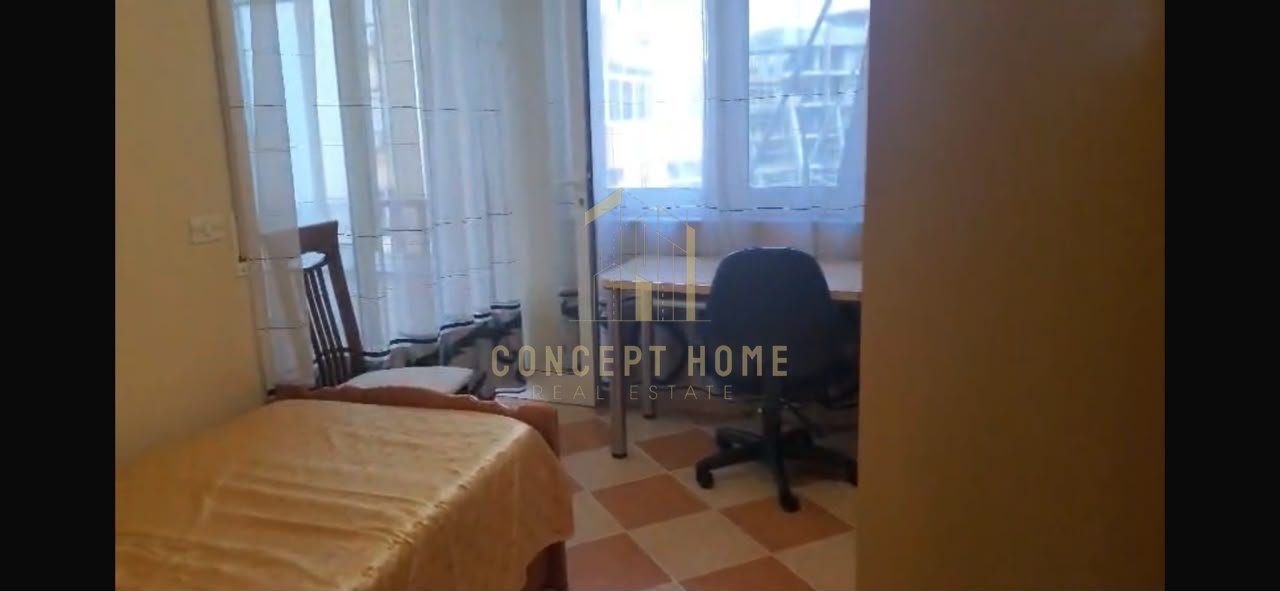 Affittasi appartamento 3+1+2+garage in via Elbasani