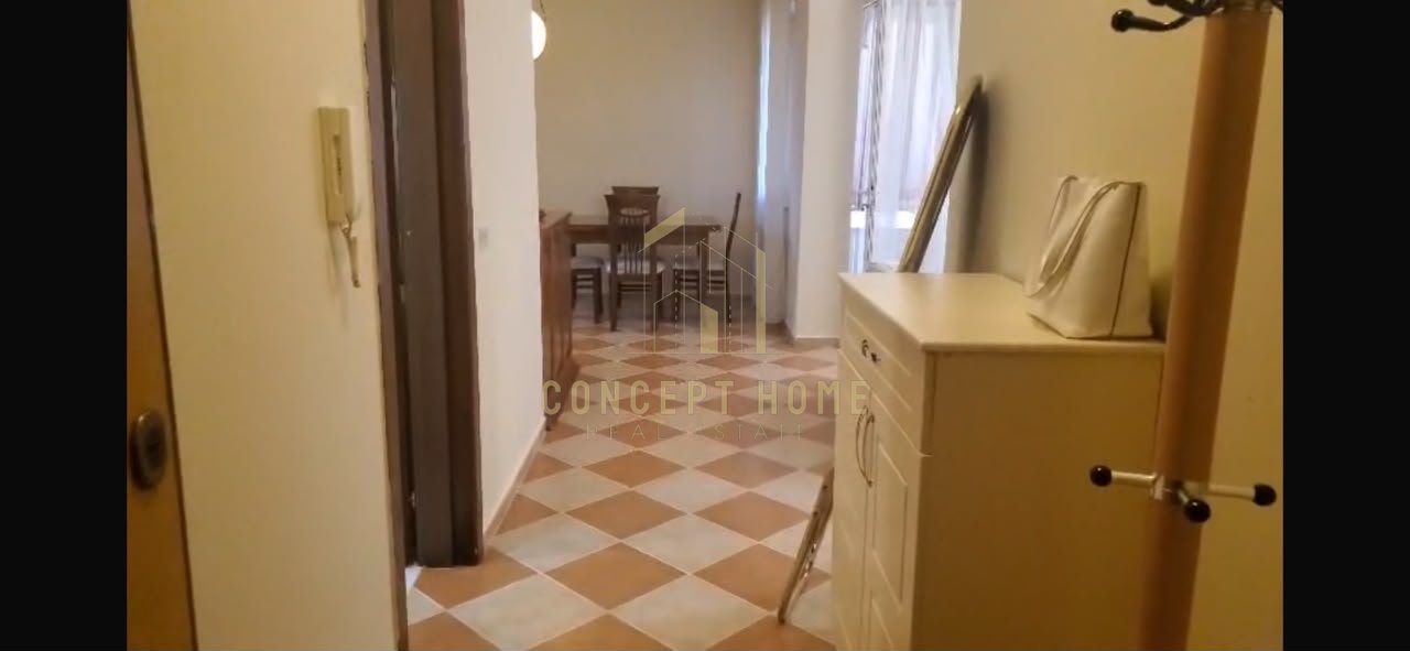 Affittasi appartamento 3+1+2+garage in via Elbasani