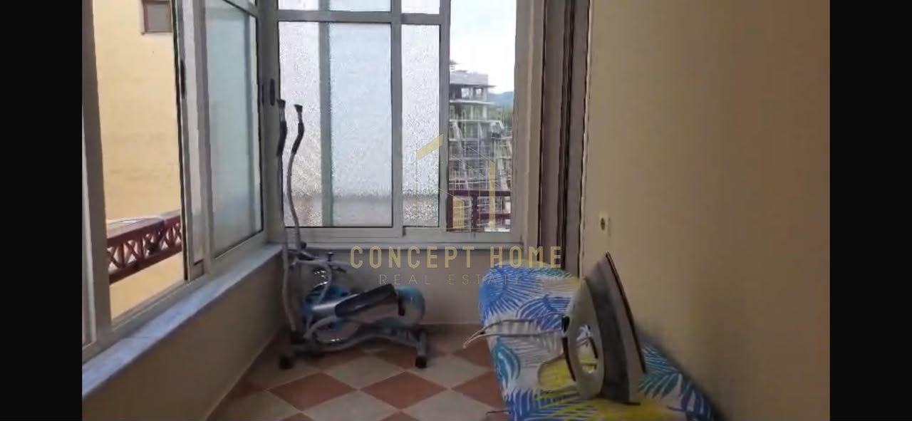 Affittasi appartamento 3+1+2+garage in via Elbasani