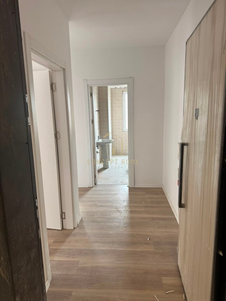 Shitet apartament 2+1ne Paskuqan