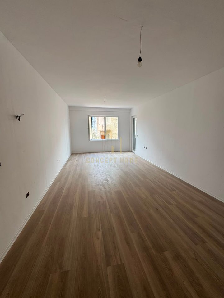 Shitet apartament 2+1ne Paskuqan
