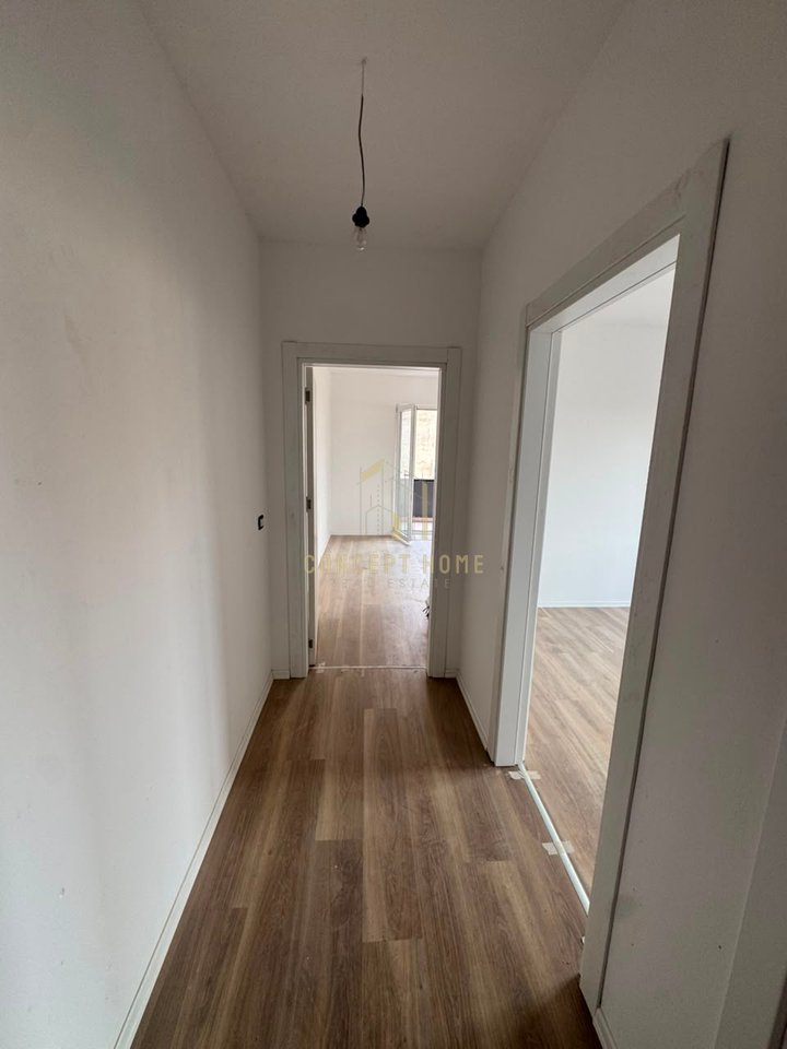Shitet apartament 2+1ne Paskuqan