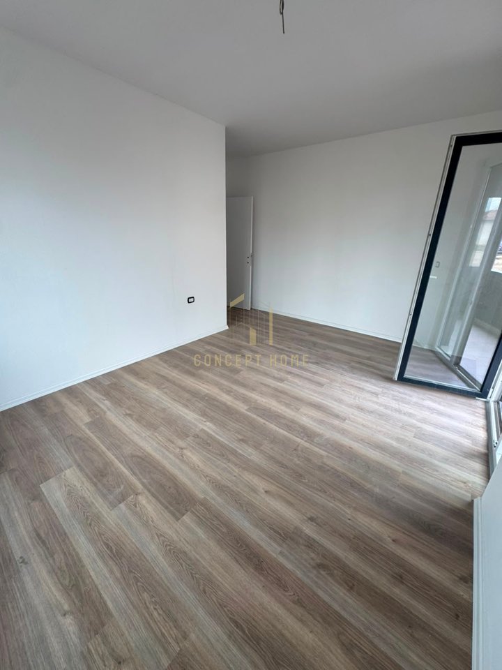 Shitet apartament 2+1ne Paskuqan