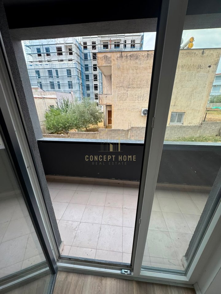 Shitet apartament 2+1ne Paskuqan