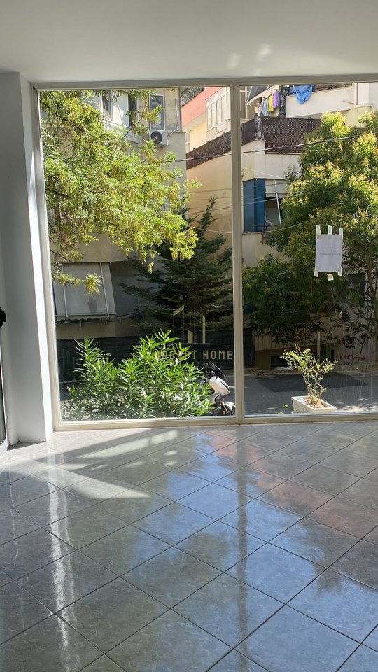 Jepet me qera ambient biznesi tek Kopshti Zoologjik