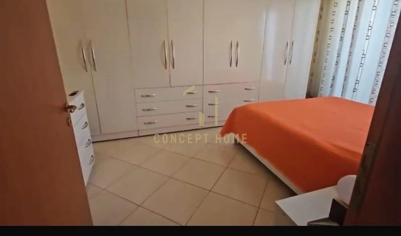 Shitet apartament 2+1+2 tek Komuna e Parisit