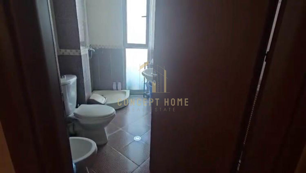 Shitet apartament 2+1+2 tek Komuna e Parisit