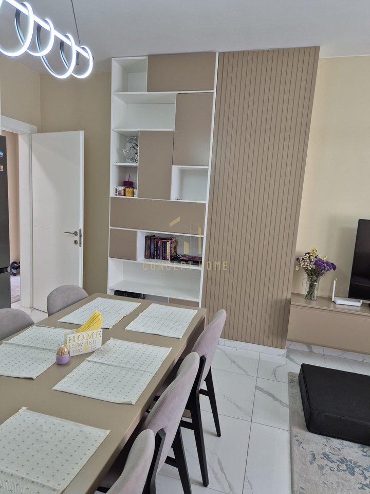 Jepet me qera apartament 2+1 ne Kamez
