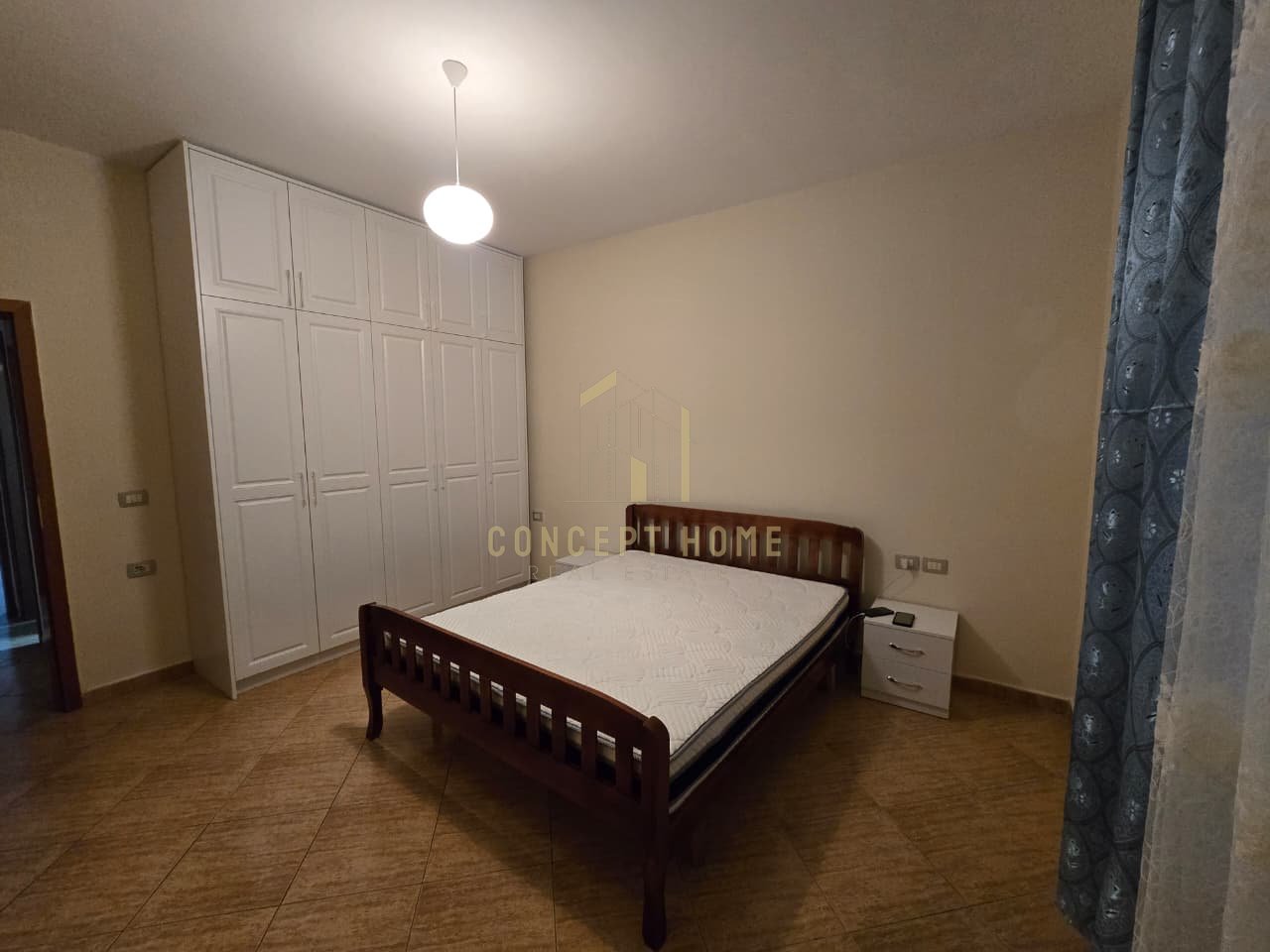Jepet me qera apartament 2+1+2 tek Rruga e Kosovareve