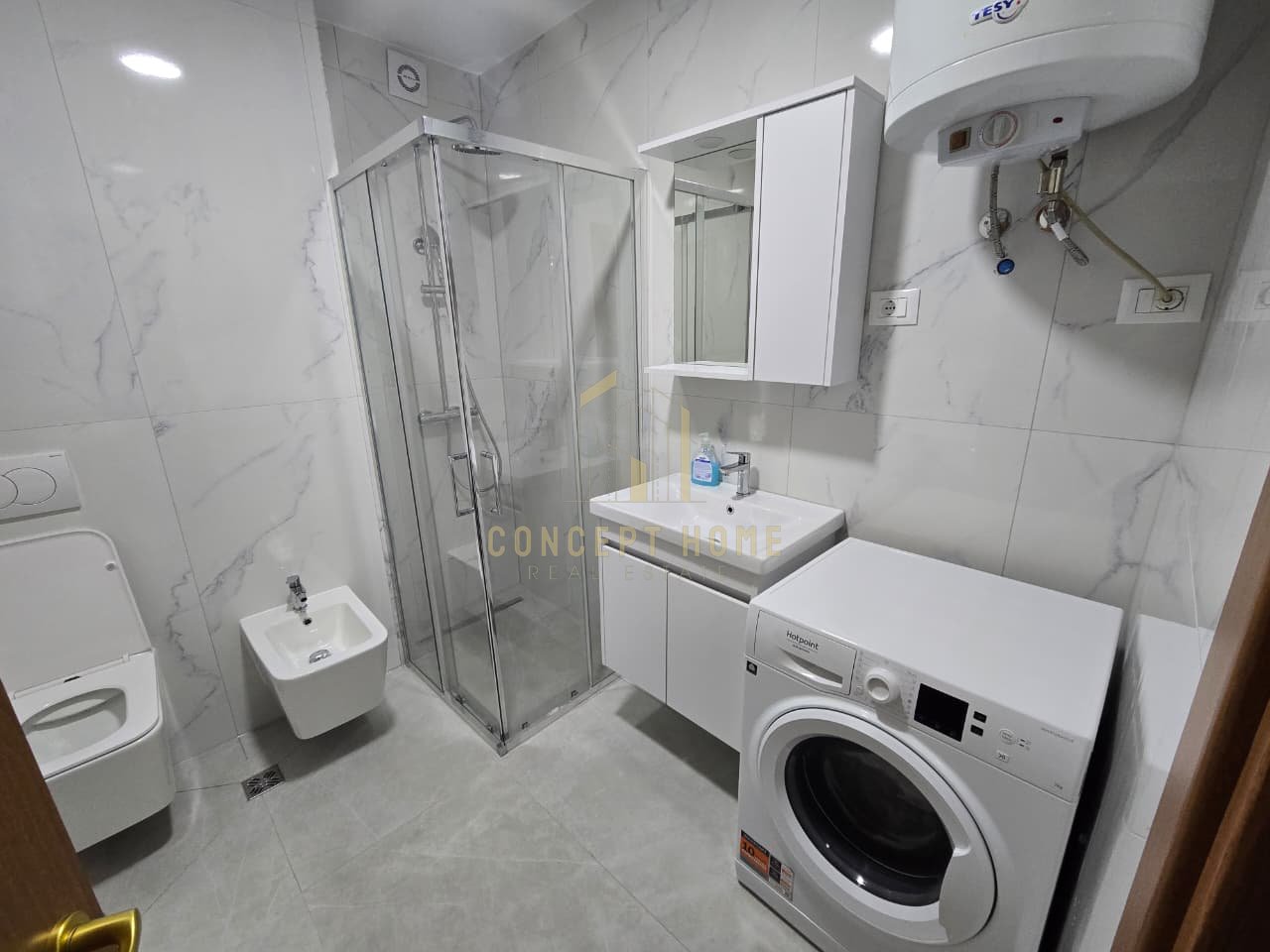 Jepet me qera apartament 2+1+2 tek Rruga e Kosovareve